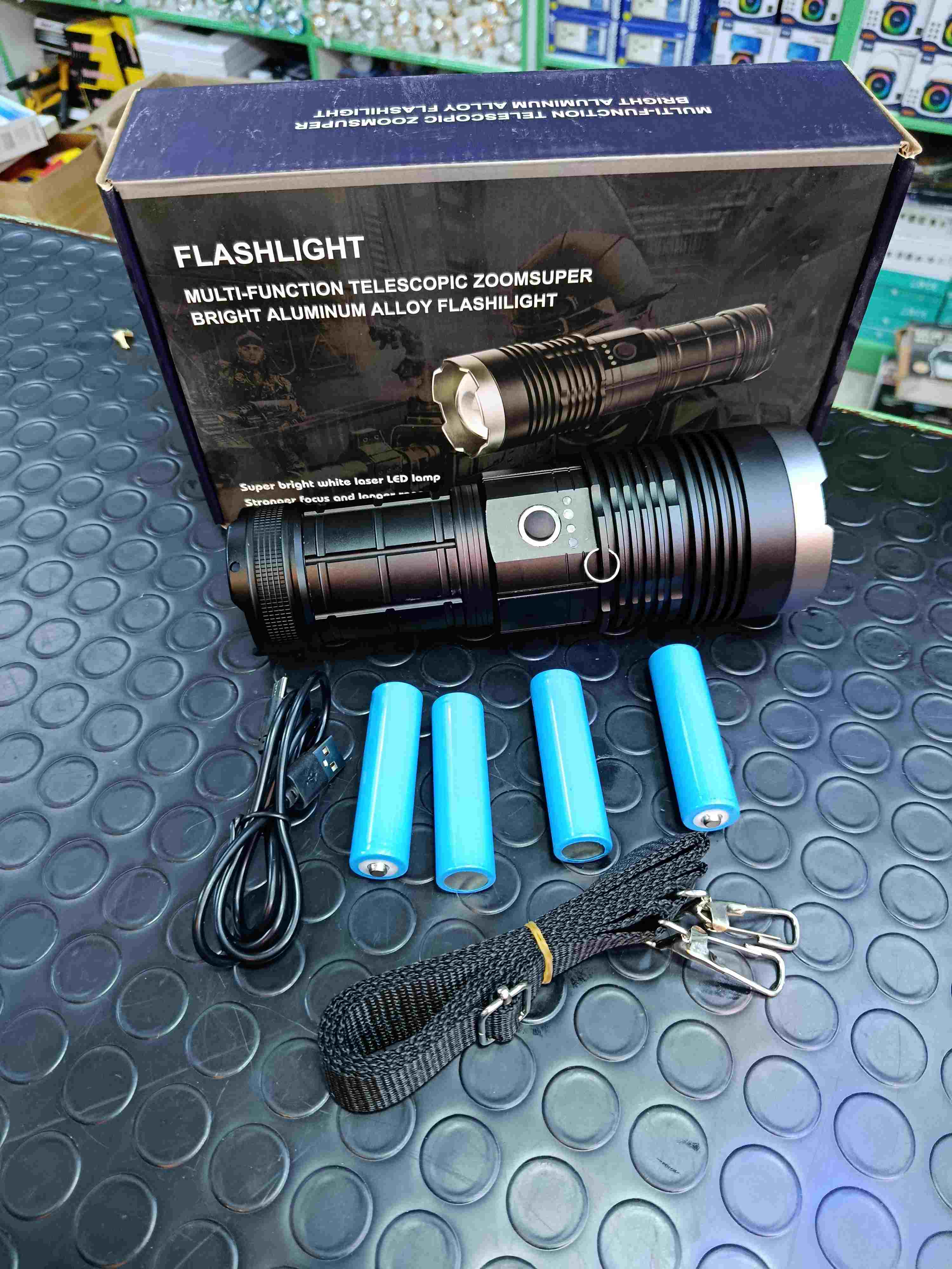 AK138 Tactical Flashlight with telescopic zoom